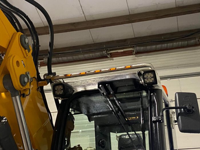 RVS Toplampbeugel voorzijde dak Liebherr kraan met logo - Afbeelding 2