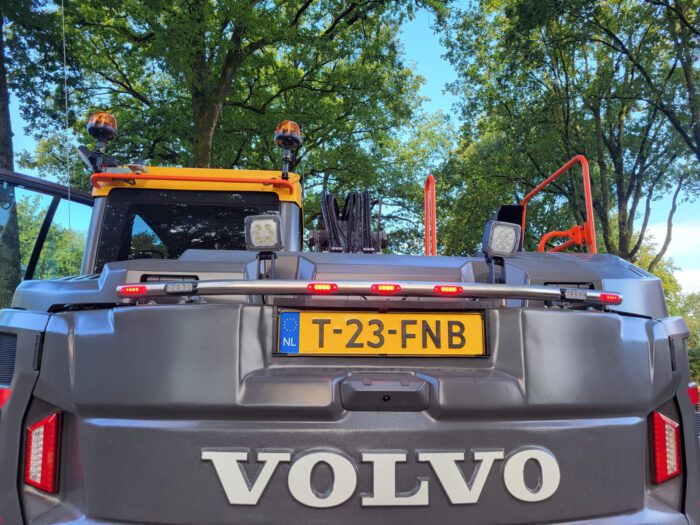 RVS Toplampbeugel contragewicht Volvo EWR 130